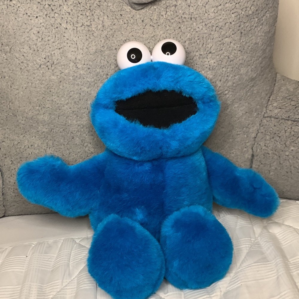 NEW out of box Demo-Mode Tag still Attach Vintage 90’s Tickle Me Cookie Monster